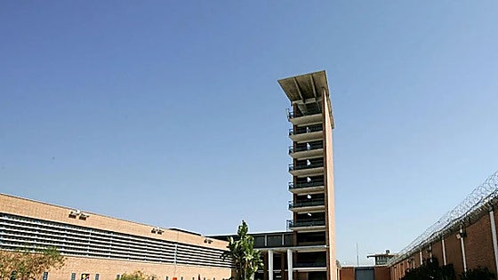 Malaga prison violent incident: inmate punches officer