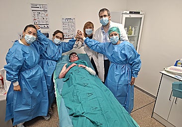 Adrián with the medical team that treated him on Monday.