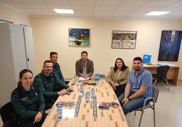 The meeting between Guardia Civil officers and Benamocarra town hall
