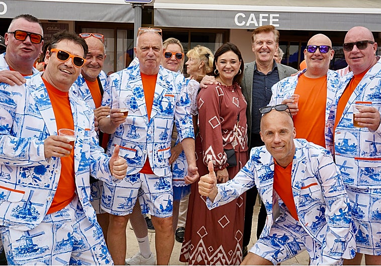 Imagen principal - Scenes from Koningsdag in Torremolinos