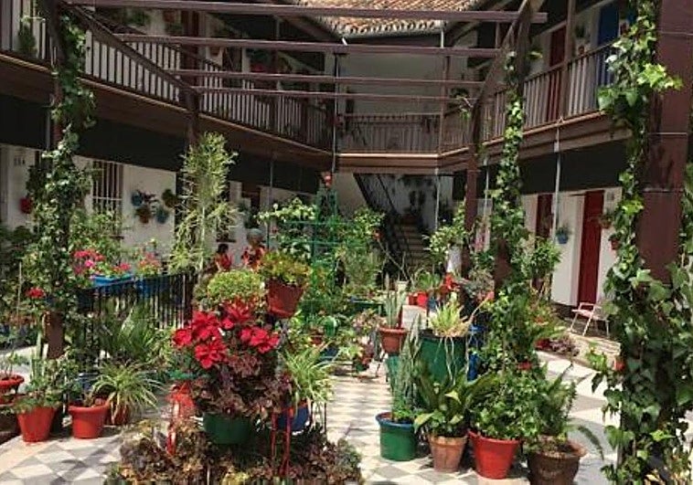 Malaga shares its historic traditions with its own decorated patio festival