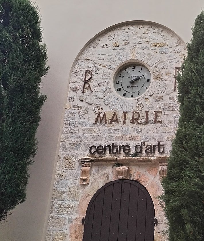 Imagen secundaria 2 - In the village.