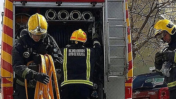 Malaga 112: worker dies trapped by bin lorry in Antequera town