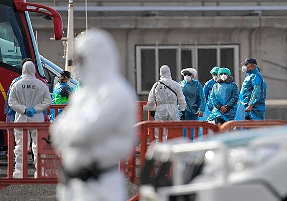 LIVE: Spain completes evacuation operation of hantavirus cruise ship passengers on Monday