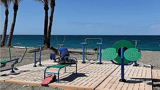 New bio-healthy fitness area opens on La Herradura beach