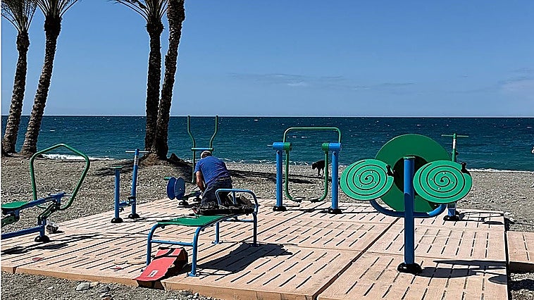 New bio-healthy fitness area opens on La Herradura beach