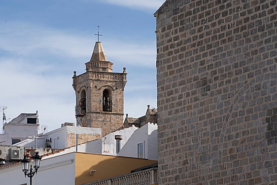 British tourist among three injured as building cornice collapses in Menorca