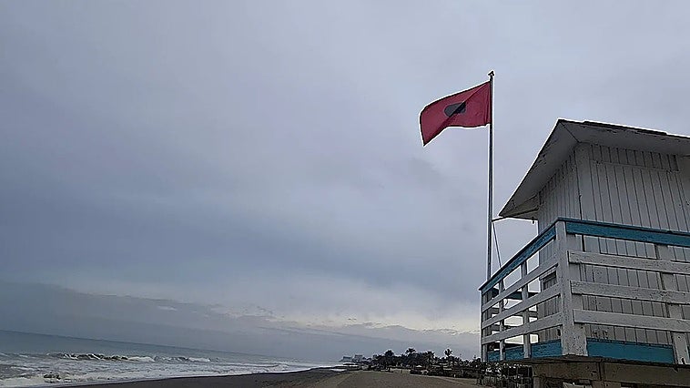 Two Torremolinos beaches reopen for swimming after receiving all-clear following sewage leak