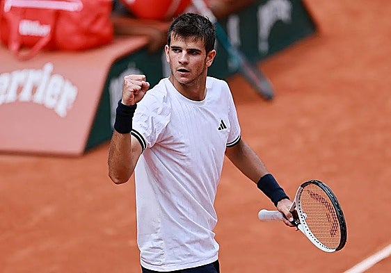 Jódar will face Zverev in Paris on Tuesday.