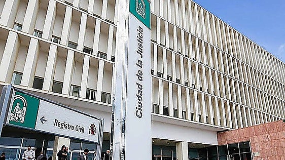 Malaga court convicts man of decade-long abuse and domination over wife