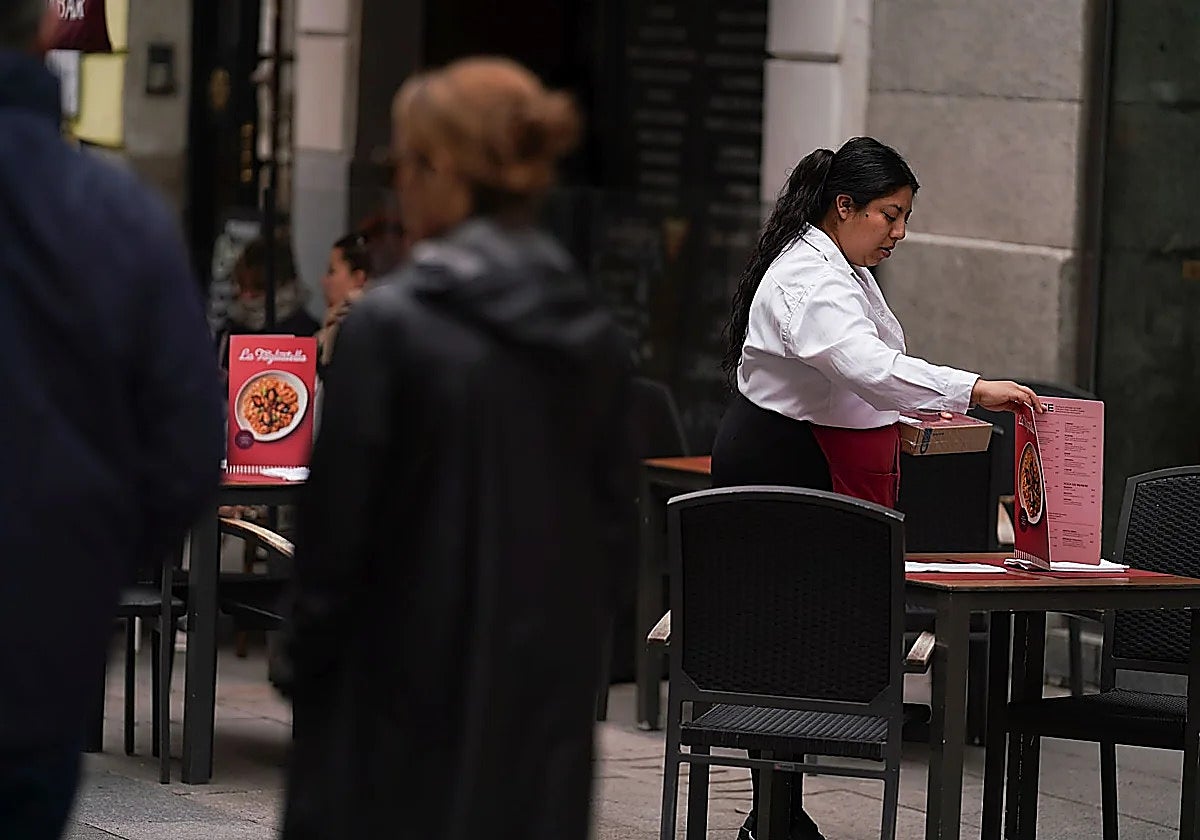 Spain reaches new record of 22.3 million workers but the fall in unemployment stagnates