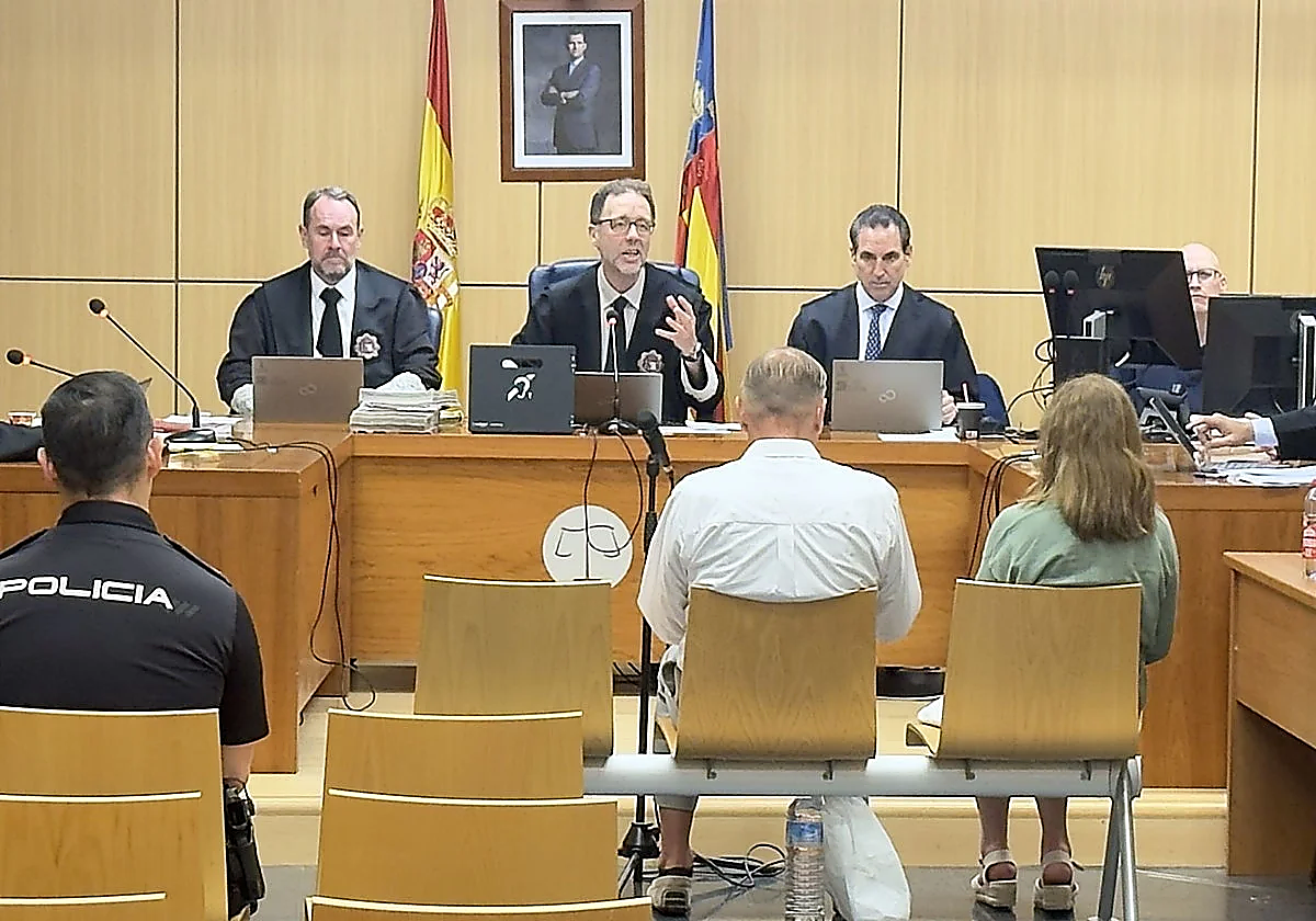 Valencia court tries Nazi paedophile for sexual assault on two underage boys