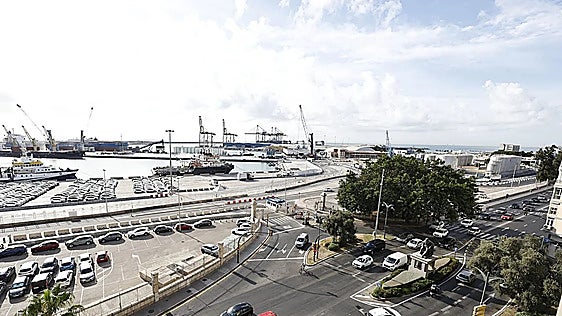 Malaga's new customs office at the port blocked by developers' appeal against contracts