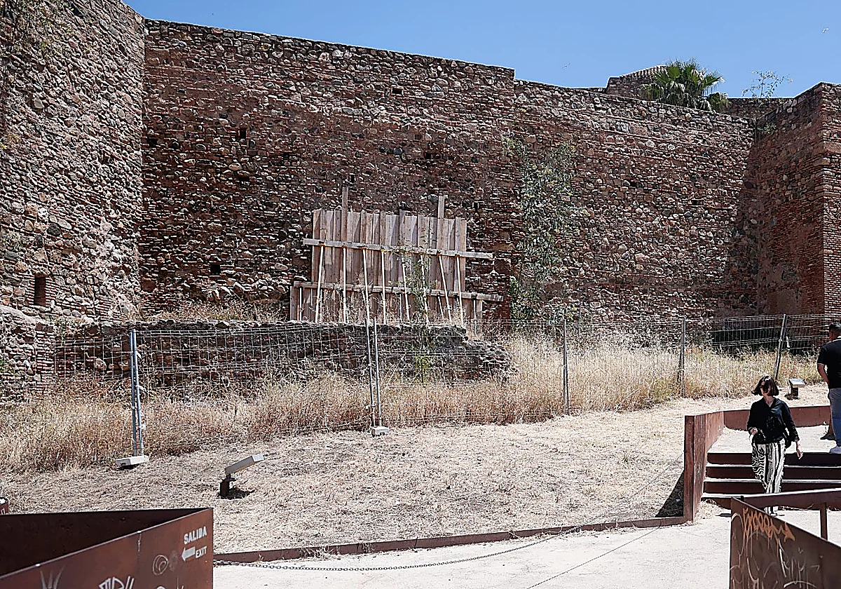 Malaga's Alcazaba fortress has one wall at risk of collapsing, urgent report warns