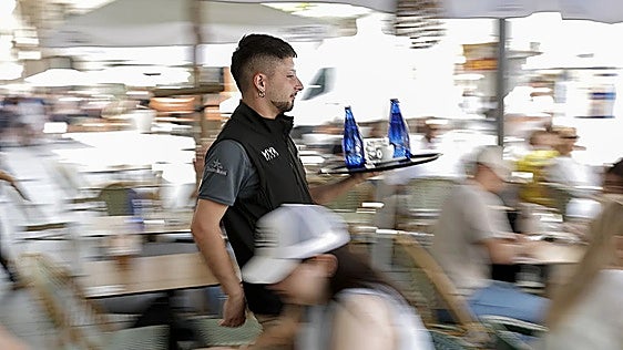 More than half of Spain's youth enter job market with permanent contracts