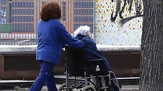 Malaga court orders 112,000-euro compensation for 92-year-old woman confined to wheelchair following road accident