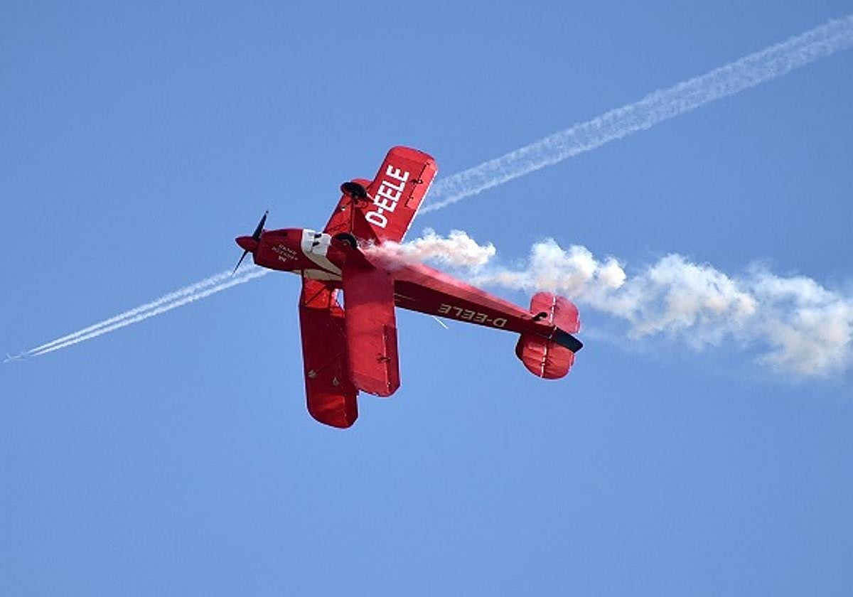 Pilot of a crop-spraying light aircraft injured after crashing into a high-voltage pylon in Seville