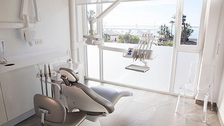 Clínica Dental Estepona enhances its international dental care model on the Costa del Sol