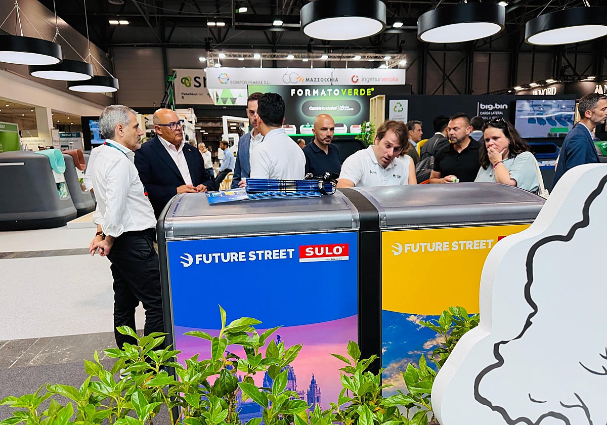 surinenglish.com - SUR - V&eacute;lez-M&aacute;laga is to install solar-powered litter bins and secure cycle racks | Sur in English