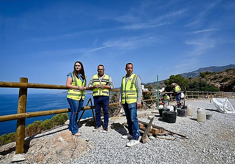 Granada coastal path finally under way following delays caused by rain