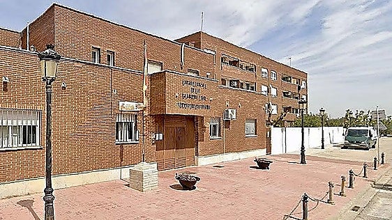 Valencia man arrested after ex-girlfriend found gagged in car boot