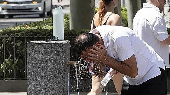 Malaga issues yellow warning for up to 38C as heatwave reaches the province