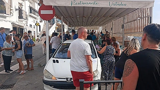 Axarquía 112: car crashes into busy restaurant terrace injuring seven people