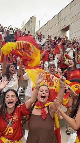Imagen secundaria 2 - Spain World Cup win sparks celebrations across Malaga province as fans hail second star