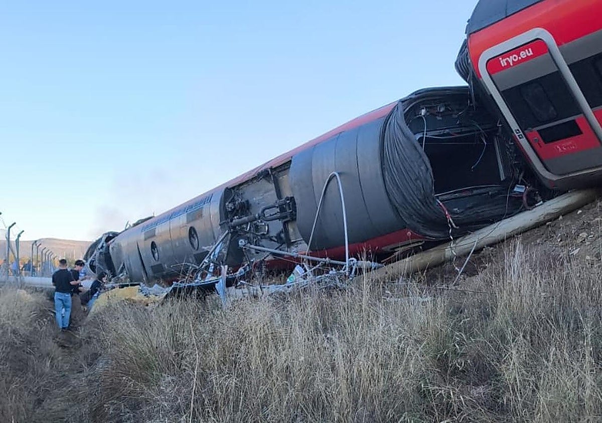 Video shows horrifying aftermath after Spanish high speed train crash takes at least 39 lives
