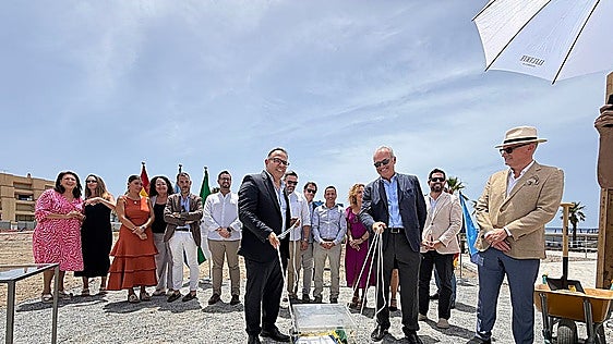 Symbolic first stone laid as construction of five-star hotel gets under way in La Herradura