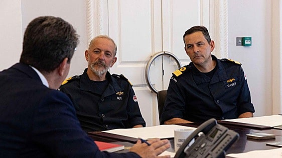 Gibraltar's chief minister meets outgoing and incoming British Forces commanders