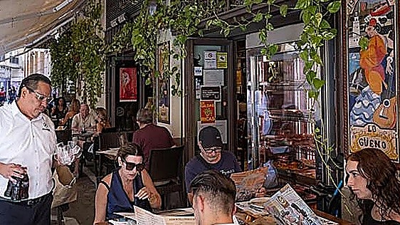 Andalucía saw decline in eating out in 2025 due to higher housing and car expenses
