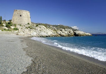Views of El Tesorillo beach.