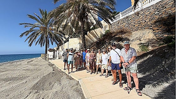 Footpath linking Costa Tropical beaches opens in time for summer