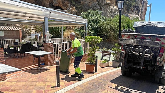 Benalmádena relaunches summer door-to-door glass recycling service for businesses