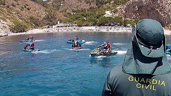 Guardia Civil issues warning over use of jet skis on Granada's Costa Tropical