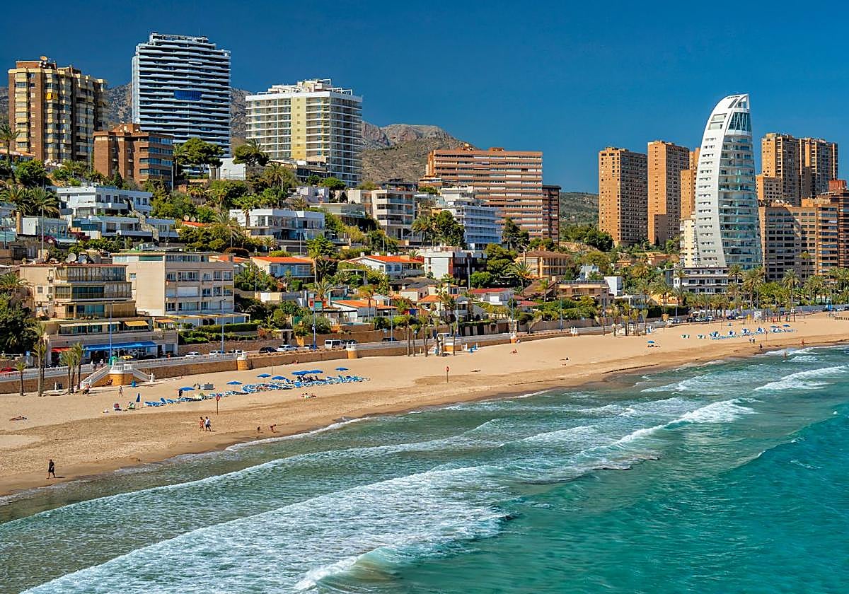 Two arrested after British tourist is violently mugged in Benidorm