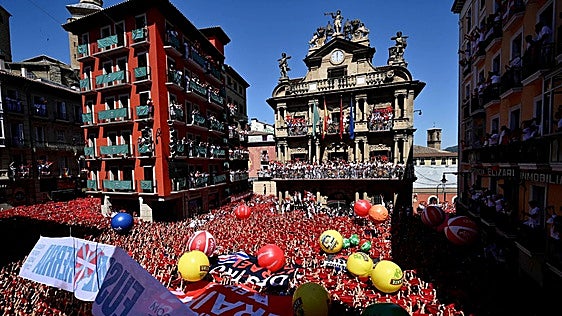 San Fermín 2026 begins as opening rocket sparks huge celebrations in Pamplona