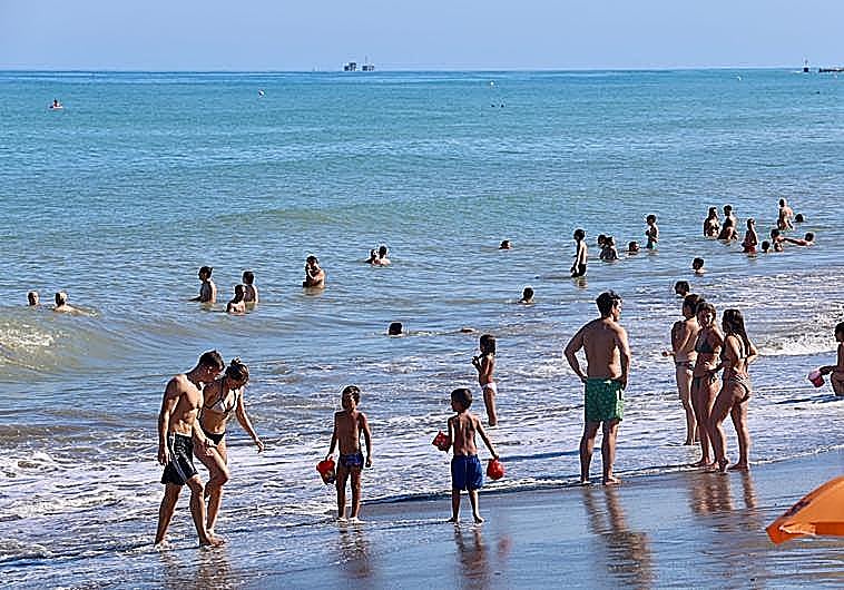 Imagen principal - Malaga province faces second warmest summer on record and meteorologists warn of storms in September