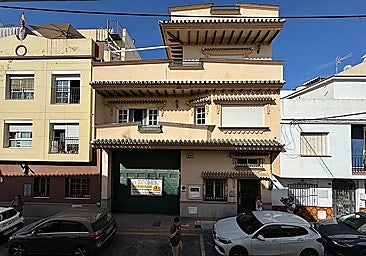 Mijas double murder was reported by daughter's boyfriend as home burned