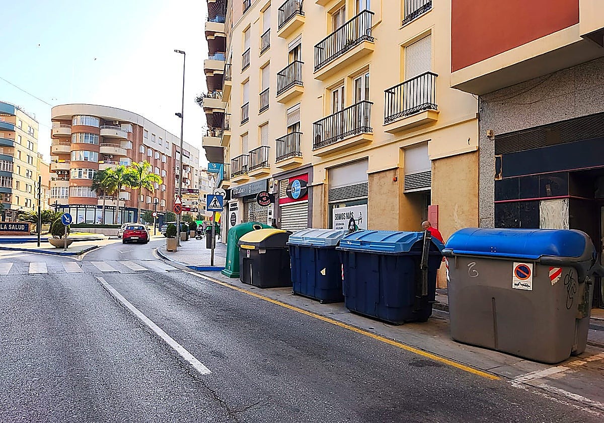 Yellow plastic recycling bin to be collected daily in Vélez-Málaga throughout summer