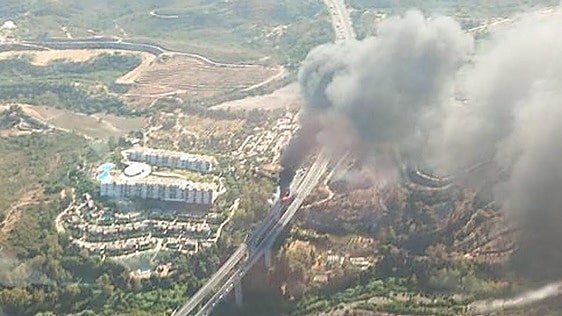 Two dead after lorry catches fire on motorway in Benahavís