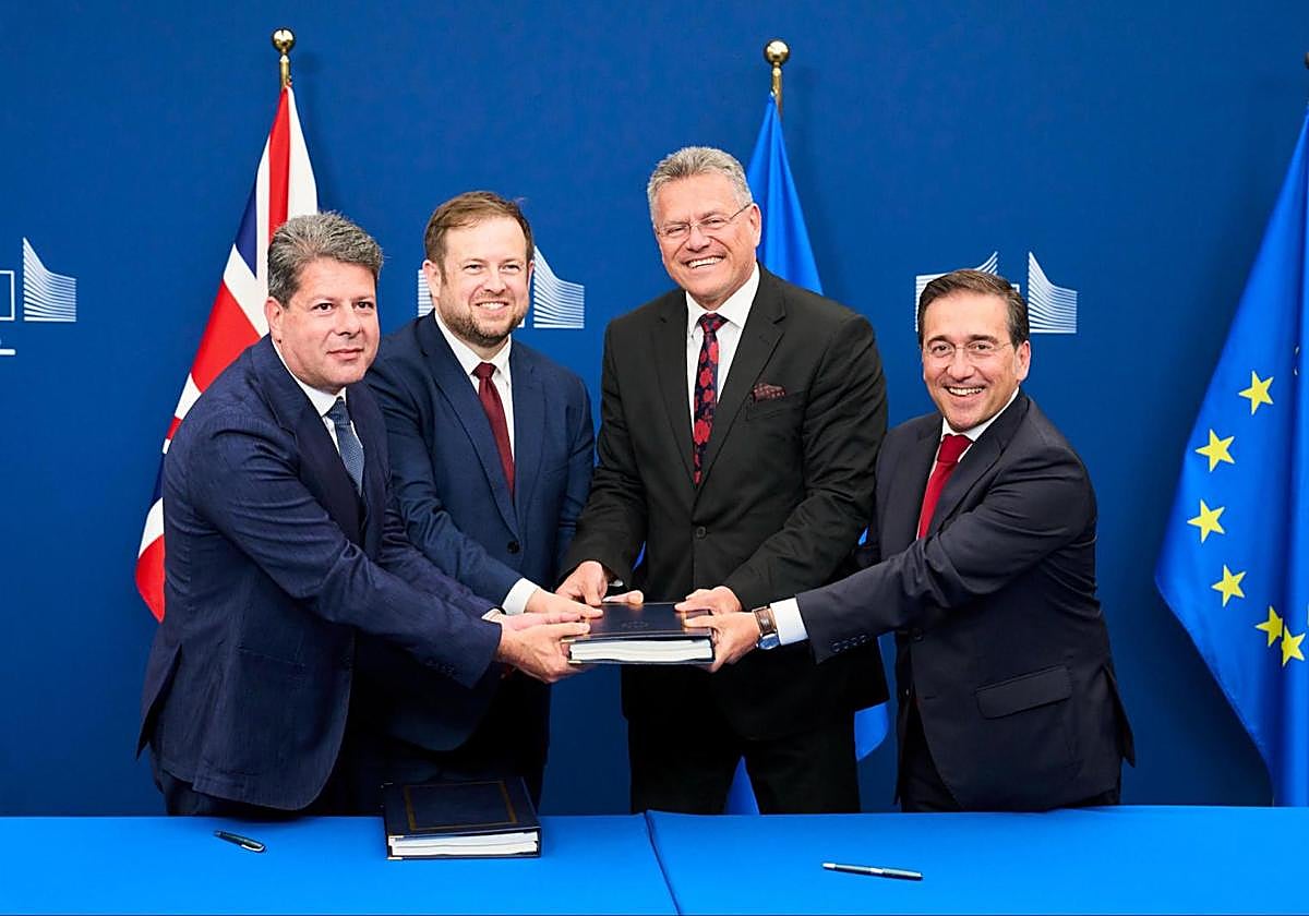 EU and UK sign the agreement that puts an end to the Gibraltar border