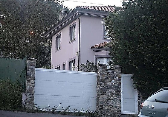 Parents jailed for isolating their children in Spanish ‘house of horrors’ are freed after winning appeal