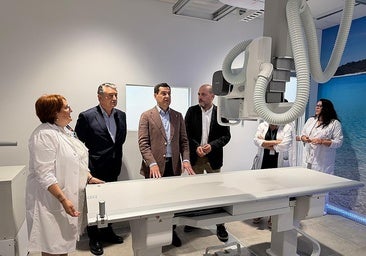 Juanma Moreno opens the new health centre in Salobreña