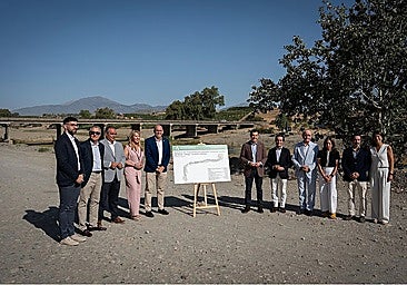 President of the Andalusian regional government Juanma Moreno at the presentation of the Ronda motorway works, alongside mayors and authorities.