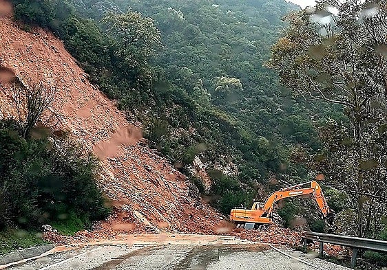 Central government steps in with €8m to repair storm-damaged Malaga roads