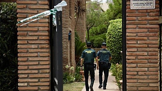 Malaga police search for perpetrator of murder of 45-year-old woman with neck cut in Benahavís