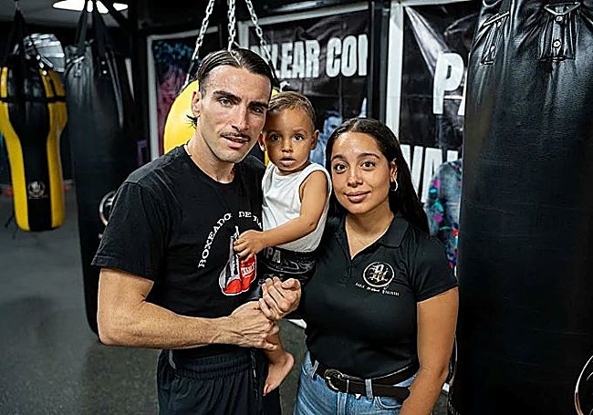 Pablo Valverde, with his wife and son.