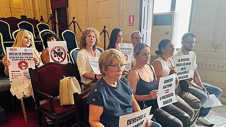 Malaga council urges Plaza Mayor not to open until midnight without staff agreement